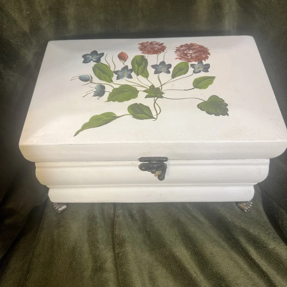 VTG Hand Painted Wooden Floral Jewelry/ Trinket‎ Box Hinged Lid (1951)